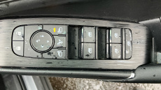 Nissan Qashqai 1.3 DiG-T MH N-Connecta 5dr Petrol Hatchback